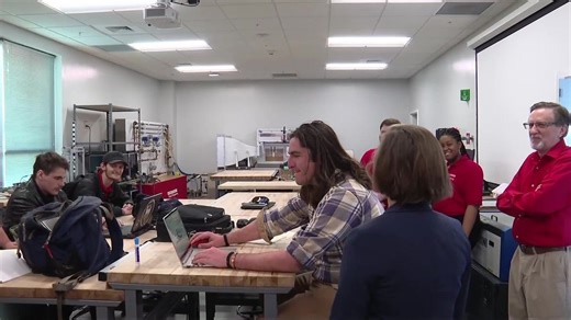 Havelock aviation program draws praise as Lt. Gov. Hunt touts workforce-ready training