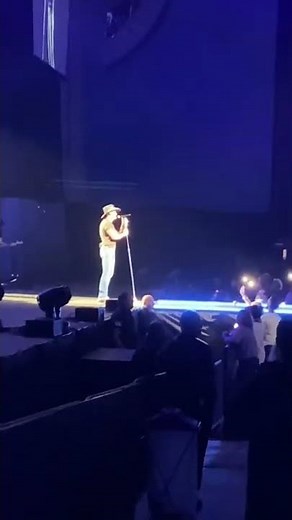Tim McGraw don’t take the girl, live Hartford, CT 2022