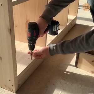 118K views · 1.8K reactions | My take on the classic nook bookshelf, with added drawers and raised panel doors. #asmrwoodworking #bookshelf #booknooks #classicbookshelf #squareshelving #shelvingunit | Mokong TV | Facebook