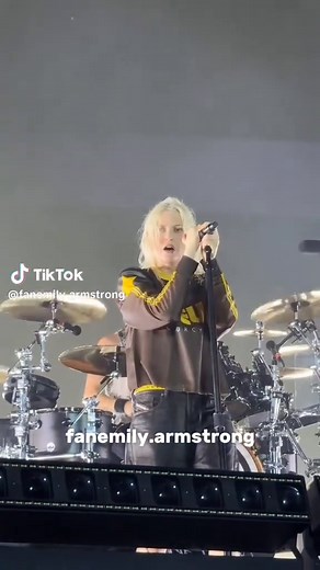Emily Armstrong no TikTok