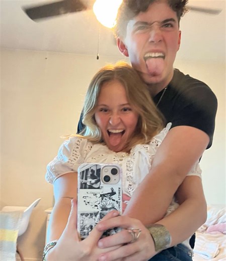 PART 2 - playing lps with my boyfriend 🙈 Lps popular… kinda.. idk #lpsskit #lpstiktok #lps #boyfriends #lpspopular