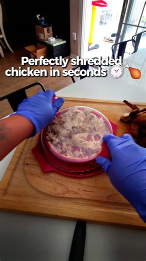 Keidra Johnson on Instagram: "Shreds any cooked meat, in seconds! This meat shredder will be your new kitchen favorite. Easy, fast, and perfect shreds every time! #TikTokMadeMeBuvIt #KitchenGadgets #ShredMeat #ChickenTacos #TikTokShop"