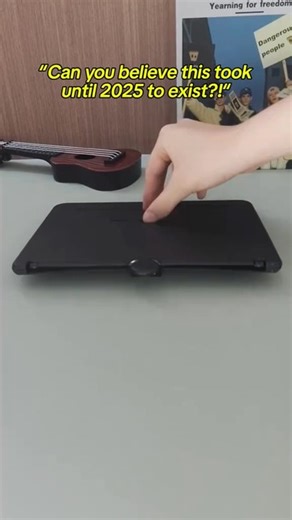 🌟 Your Pocket Cinema - Anytime, Anywhere! Turn your smartphone into a personal theater with our crystal-clear screen magnifier! This revolutionary device enlarges your screen 3-4 times while maintaining stunning HD clarity - perfect for watching the World Cup, binge-watching dramas, or helping grandparents read with ease. The best part? No batteries or complicated setup required! 🎬📱👨‍👩‍👧‍👦 Perfect for Whole Family Enjoyment Whether protecting children's eyes from strain, helping seniors r