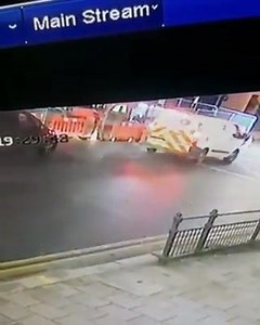 6.2K views · 52 reactions | A man attacks a women driver with crowbar in Hendon London #london #lonfonstreets #hendon | Caught in the act | Facebook