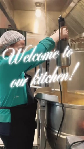 Mada Kitchen Tour 🥗🥙🥘 Mada visite de la cuisine 🥗🥙🥘 #MADA #volunteering #giveback