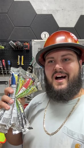 When the boss shows up with Sqwincher Sqweeze® pops… you might working overtime 😅❄️ At least you’ve got the electrolytes to power through 💦 Shop on Amazon or find us at a store near you! Ricky & The Boss | Sqwincher