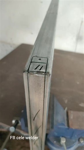 Cele Welder on Instagram: "How to install the top latch on a butterfly door made of square tube iron metal. #welding #welder #metalwork #joining #fabrication"