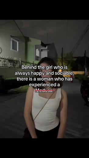 Exploring the Trauma Behind a Happy Girl: Understanding the Medusa Experience