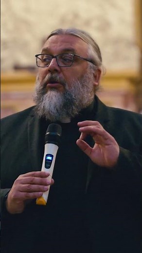 Uno dei numerosi momenti di raccoglimento tenuti da Don Riccardo Robella a #Superga 🐂❤️