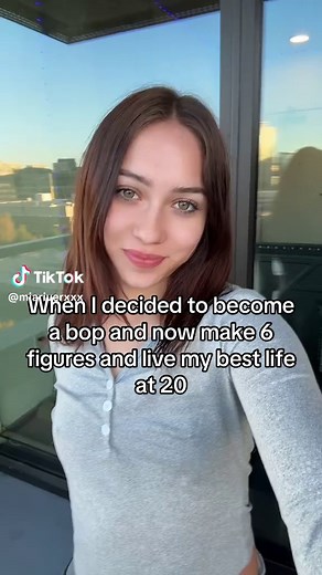 Mia River: Living My Best Life at 20