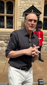 437K views · 1.1K reactions | Voice actor Hank Azaria does "Simpsons" voices in attempt to crack guard’s straight face | New York Post Video | Facebook