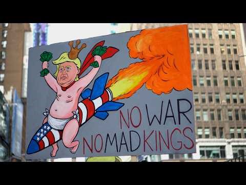 “WEASEL, CHEAT, SCUMBAG!”: MASSIVE No Kings March Torches Trump in His Own Backyard