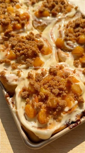 Peach Cobbler Cinnamon Rolls #peach #cinnamoroll