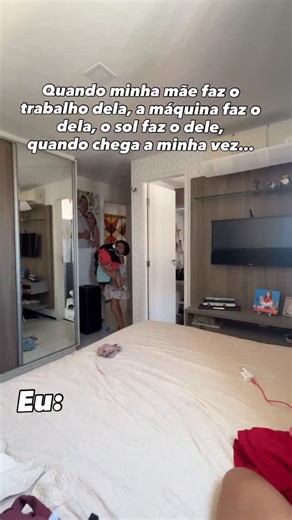 L a u r i n h a 🇧🇷 / humor 😉 on Instagram: "Minha mãe só bota na máquina, isso tá certo? 🥹🤭 . . . . . . #humor #mãe #comedia #comedia #intreterimento #viralreels #humorbrasil #explorepage✨ #memepage #filhos #meme"