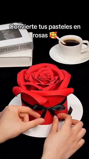 Cómo hacer una rosa con fondant para decorar pasteles