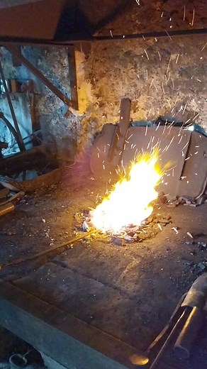 49K views · 559 reactions | INITIATION AU MÉTIER DE FERRONIER D'ART à la forge Déléan à la Compôte en Bauges (Savoie France) Vidéo : Alain Mollo | La Place du Village | Facebook