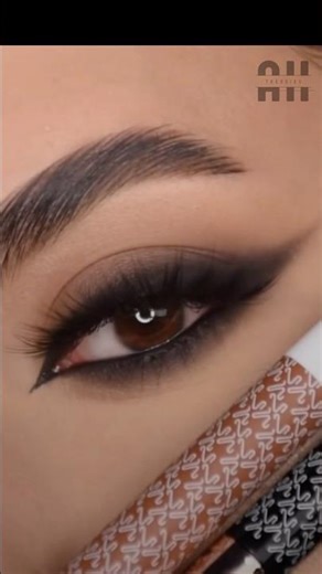 Trendy simple smoky eyes #shorts #youtubeshorts #eyemakeup