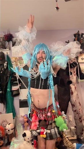 ‪@Ashnikko‬ Smoochie Tour Outfit (without) Lights! 💋 #ashnikko #fyp #viralshorts #shorts #designer