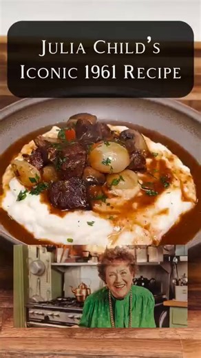 🍲 Julia Child’s Iconic Boeuf Bourguignon (1961) ​Before there were 15-second TikTok recipes, there was Julia Child. In 1961, she didn’t just share a recipe; she started a culinary revolution.​This isn't just a beef stew—it’s a slow-cooked masterpiece of wine-braised beef, savory bacon, and buttery pearl onions that literally melts in your mouth. 🤤​Why it’s the ultimate comfort food:* ​Deep, wine-forward sauce that warms the soul.* ​Layered flavors from bacon, mushrooms, and fresh herbs.* ​Pure