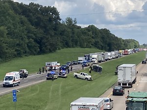 Multi-vehicle wreck shuts down traffic on Interstate 40 - WBBJ TV