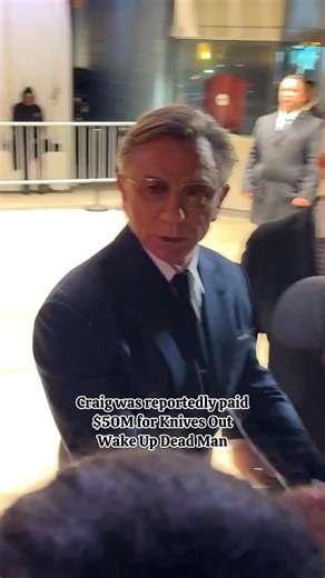 NYC blogger from 🇺🇦| USA traveling on Instagram: "Proof that Daniel Craig is one of the most highly paid actors today 👏💵 #danielcraig #knivesout #wakeupdeadman #jamesbond #agent007 #bondjamesbond #benoitblanc #celebrity #celebritynews #networth #danielcraig007"