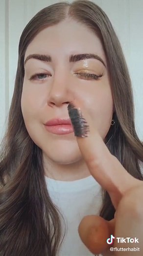 When it’s time to finally take your FlutterHabit lashes off, be sure to practice patience and wait til they slide off without any pulling. #lashes