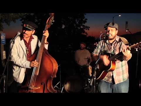 PE LIVE: Hobo Jazz performs "One Glance"