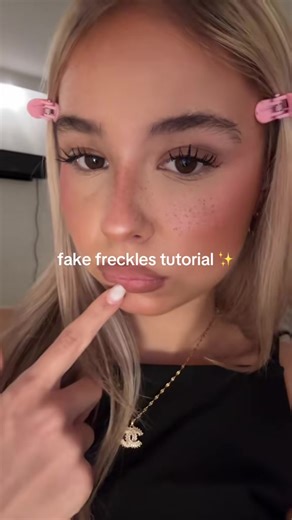 Mastering the Perfect Freckles: A Makeup Tutorial