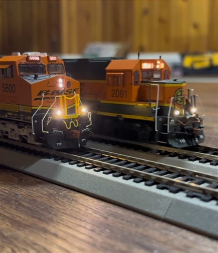 Bnsf local in ho scale! #bnsf #hoscale #athearngenesis