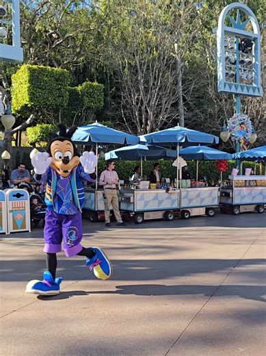 Love Max Goof!! #disneyland #maxgoof #goofy #agoofymovie #celebrate