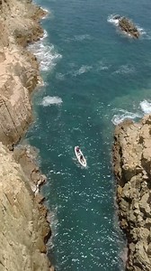 If you love outdoor adventures, try kayaking in Hong Kong to marvel at breathtaking rock formations, sea caves and other stunning island scenery up close, while enjoying an exhilarating outdoor workout! bit.ly/39bN2sY | Discover Hong Kong