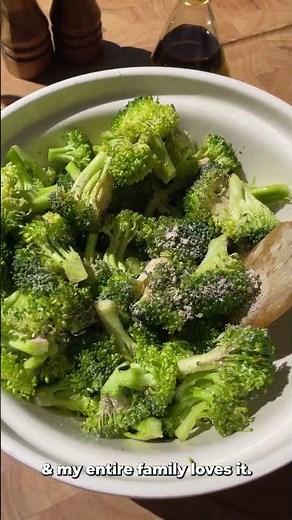 Roasted Broccoli Recipe (the best way to eat brococli)