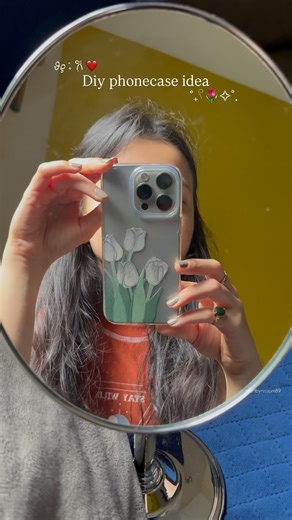 Rini Soni | ArtByRiniSoni89 🎨 on Instagram: "Pretty phonecase idea for you to try❤️ 300 gsm paper from @anupam #aesthetic #art #artreels #phonecase #phonecases #phoneaccessories #diyphonecase #diy #tulips #purple #purpleaesthetic #artistsoninstagram #artdaily #fy #fypage art, phone case, diy, diy phone cover, purple, purple phone case, easy, tutorial, beginners, aesthetic Do we like it?"