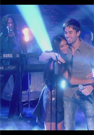 Enrique Iglesias and Nicole Scherzinger Heartfelt Performance