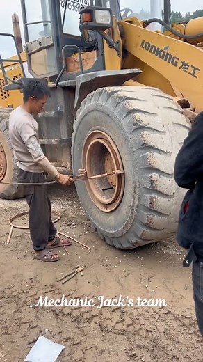 90K views · 783 reactions | Loader Tire Repair Process #mechanic #mechanicjack #tire #wheelloader #repair | Mechanic Jack's team | Facebook