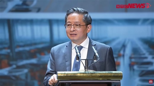 Tập đoàn CT Group Việt Nam on Instagram: "[English below] VTC NEWS | BẤT NGỜ VỚI CÔNG NGHỆ TIÊN TIẾN CỦA CT UAV: CHO PHÉP UAV DUY TRÌ BAY KỂ CẢ KHI CÁNH GÃY 🌟Chiều ngày 29/12/2025, tại Hà Nội, Tập đoàn CT Group đã khẳng định vị thế dẫn dắt trong kỷ nguyên công nghệ cao tại chương trình Đánh giá 1 năm thực hiện mô hình ba nhà theo Nghị quyết 57 và công bố 2 dự án trọng điểm: Khu liên hợp UAV lớn nhất ASEAN và Trung tâm Kinh tế Không gian Cận biên lớn nhất ASEAN (LAE1). 🌟Xác định khoa