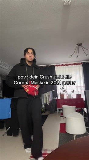 Crush Removes Face Mask in 2021: Relatable Moments