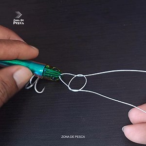 "¿Quieres sacar el máximo provecho de tus señuelos? Aprende a hacer el Nudo Rapala en este tutorial fácil y rápido. Este nudo es esencial para pescadores que buscan más capturas con cualquier tipo de señuelo. ¡No te lo pierdas! | Zona de PESCA