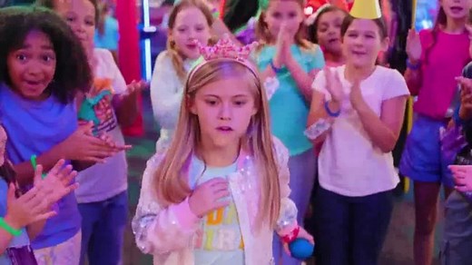 Chuck E. Cheese's TV Spot, 'Star of the Show'