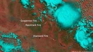 Satellite imagery is able to show us how active wildfires are. Seen here, you can see the Grapevine and the Diamond Fires before the Racetrack Fire gets going. As the outflow boundaries approach you can see wildfire activity increase as the red pixels show up brighter on the screen. #AZwx | US National Weather Service Flagstaff Arizona