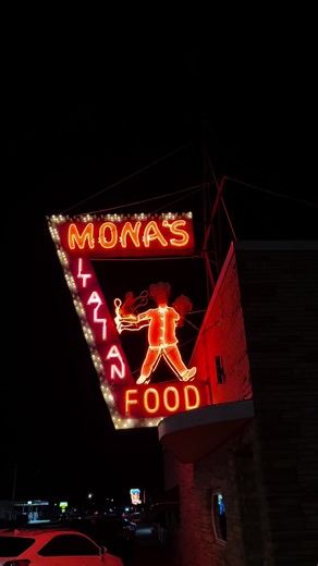 Discovering Authentic Italian Cuisine at Mona's in Toluca, IL
