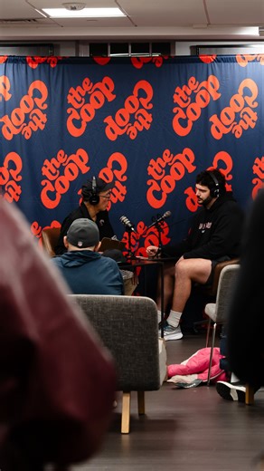 Harvard defeated Dartmouth, just as predicted during the first live taping of the “Inside Harvard Football” podcast at The COOP. The voice of Crimson Football, Bernie Corbett, Coach Andy Aurich, and special guest Thomas O’Brien (OB), Offensive Lineman discussed the upcoming game with confidence that the Crimson would take it — and they did. Attendees also enjoyed free @joespizzanyc, played Crimson trivia for tickets to the game, and scored some unreleased COOP merch. Kick off Harvard-Yale weeken