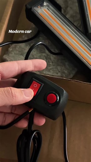 12V or 24V universal yellow light COB strobe light.🚨#led #truck #auto #IKW #warning