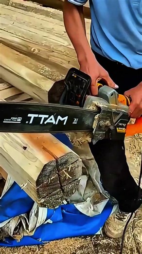 Master Woodworker Crafts Perfect Mortise & Tenon Joints by Hand✨