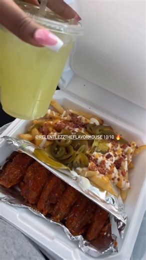 Relentlezz The Flavor House 🔥 on Instagram: "No script, just sauce. 🔥 Customer Cam x Relentlezz 🍗 Wing Special: • 6pc – $4.99 • 10pc – $8.99 ⏰ Open NOW | 10am–6pm Pull up & taste the difference 😮‍🔥 🎥: @bossxmel"