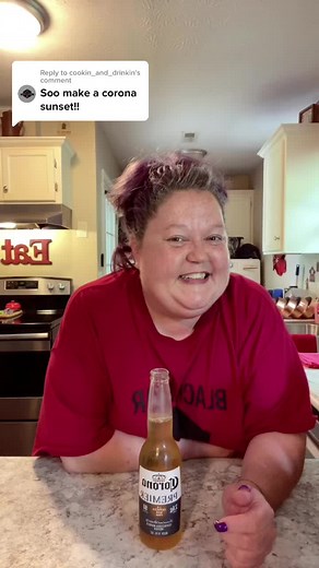 Replying to @cookin_and_drinkin if im wrong tell me how to make a sunset and I’ll do it! 😁😁 #OLAFLEX #coronasunrise #foryou #fyp