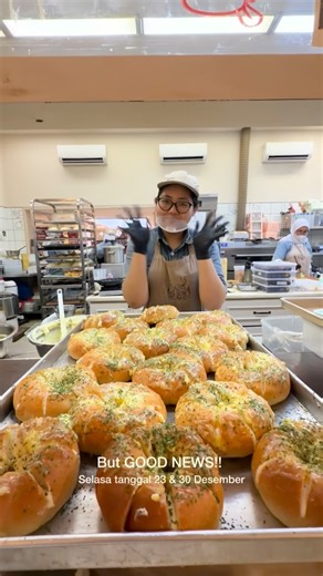 The Deli Bakes #TDB on Instagram: "Good news this season! 🎄✨ On December 23rd & 30th, we are OPEN and ready to serve you! Friendly reminder ✨ The Deli Bakes Pudak is usually closed every Tuesday for our routine general cleaning, evaluations, service role-play training, and maintenance — from WiFi, electricity, and water to taking care of our plants 🌿 We also use this time to celebrate staff birthdays and other special occasions 💛 📍The Deli Bakes Pudak, Jl. Pudak No.7 Kota Bandung 🗓️OPEN EVE