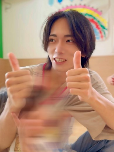 保育士と子どもたちのお魚釣り体験