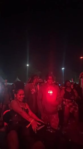 He just blocking the view😩😭😭love me ah good VI jam🥳@KYoung 🫦#fyp #jam