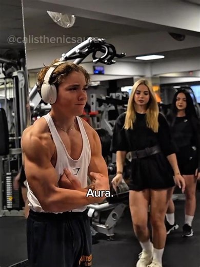 Calisthenics Aura ♾️#calisthenics #aura #reaction #shorts #freestyle